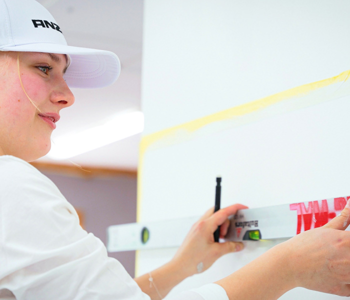 Wilma Engelbrektsson förbereder bildöverföring.